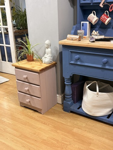 Shabby chic unit with drawer - shabby,