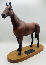Beswick Champion Steeplechaser Arkle Matt Bay on Plinth Connoisseur Model 2065