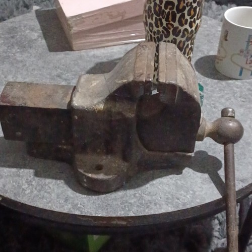 Vintage vice old barn - vice,