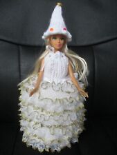 HAND KNITTED BLOND WHITE  CHRISTMAS TREE DOLL TOILET ROLL COVER WITH GIFT BOX