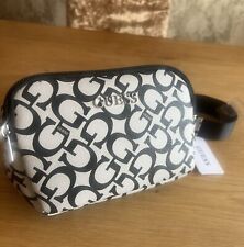 Stunning Ladies Unisex genuine guess Bumbag/ Bag Bnwt