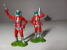 Gerry Anderson UFO SHADO Style Alien Figures   1/32nd. Great Collectable. E1/E2