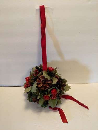 Vtg christmas kissing ball - vtg,