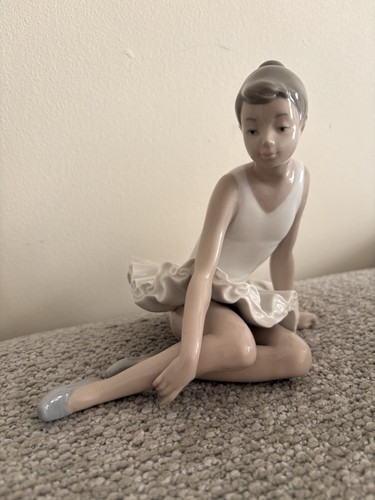 Nao lladro seated ballerina - nao,
