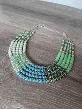 ONE BUTTON GREEN GLASS BEAD