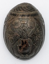 FINE CARVED COCONUT HALF HUNTING CUP 18TH  / 19TH CENTURY