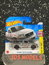 FORD F-150 SILVER Hot Wheels 1:64 **COMBINE POSTAGE**