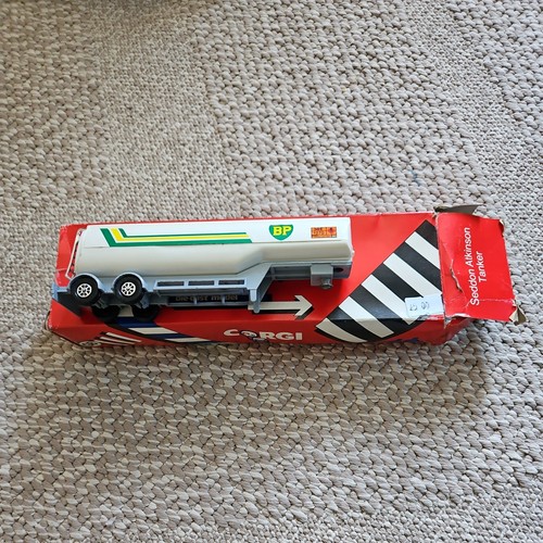 Corgi fuel tanker - tanker, bp