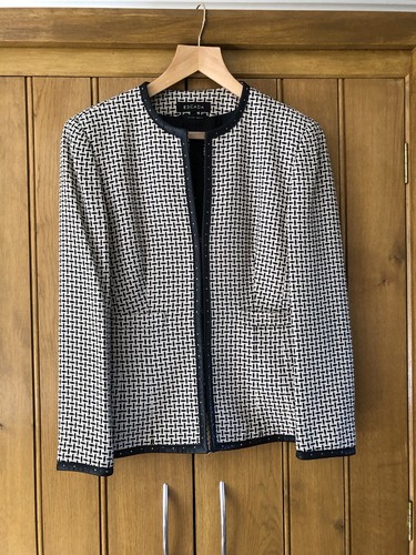 Designer escada two - two, suit