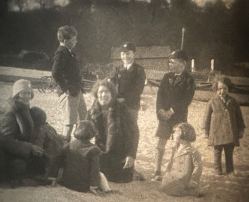 16mm silent amateur film - b/w,