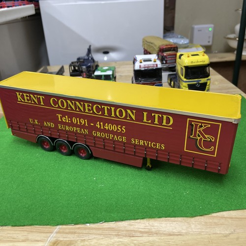 Corgi modern truck - corgi,