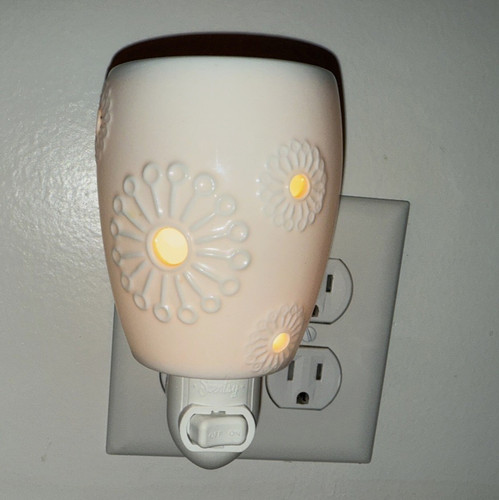 Scentsy dandy white plug - white,