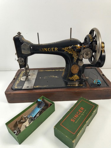 Vintage manual singer sewing - singer,