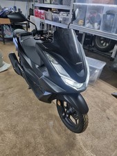 HONDA PCX125 2024 - Black. Extremely Low Miles - ONE OWNER