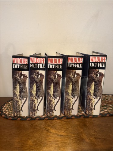 Wildlife fact file binder lot - wildlife,