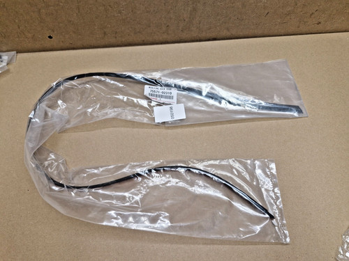 Toyota auris rear back - toyota,