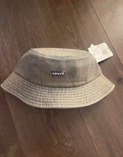 Levis Batwing Bucket Hat Size