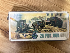 Airfix OO scale 25pdr Gun model kit, complete, loose parts, damaged box
