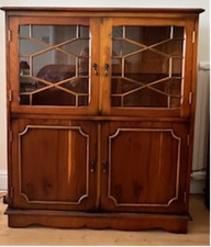 Elegant Yew Veneer Display