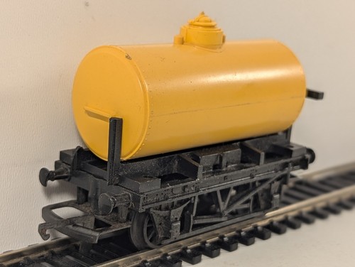 Tri ang gauge plain yellow - tri-ang,