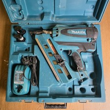 Makita GN900 Cordless Clipped