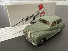 Pathfinder Models 1:43 PFM16 1952 Austin Hereford in Green 1 of 600 Read Descrip