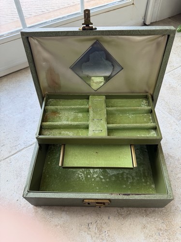 Jewelry box vintage - jewelry,