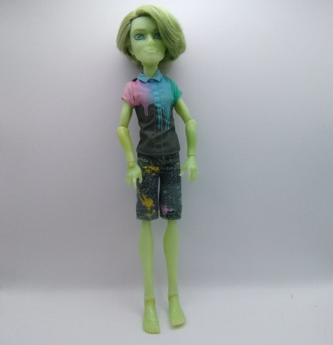 Monster high doll haunted - monster,