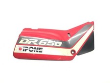 Fairing cover under right