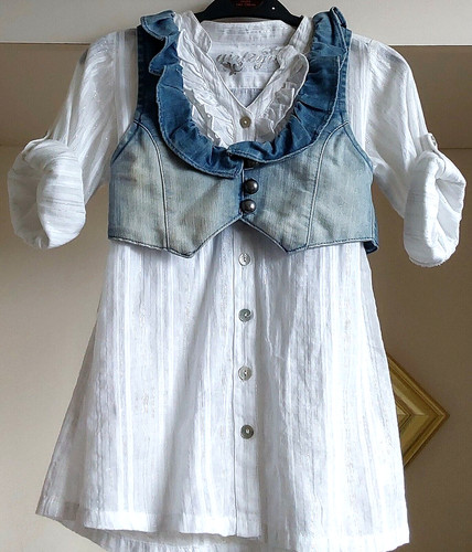 White shirt age 6 - white,