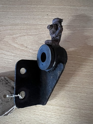 Suzuki rf900 exhaust mount - suzuki,