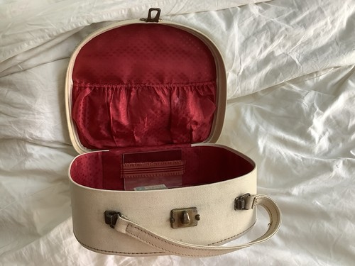 Vintage cream pixie vanity - vintage,