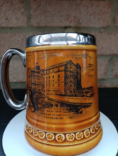 Ceramic stein featuring the