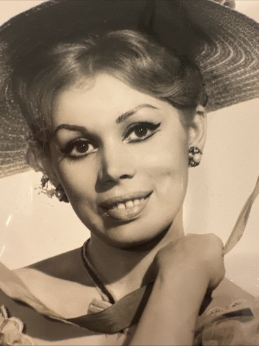 Mirella freni signed x - freni,