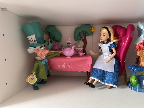 Disney store alice - disney,