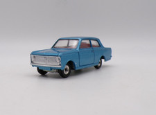 DINKY TOYS 136 VAUXHALL VIVA