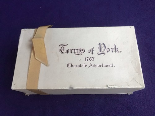 Vintage 1960s empty - empty, chocolate