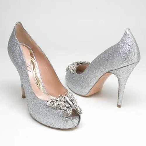 Available sept only aruna - available,