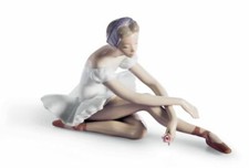 LLADRO PORCELAIN FIGURINE ROSE