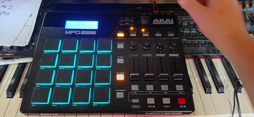 Akai mpd226 pad usb midi - akai,
