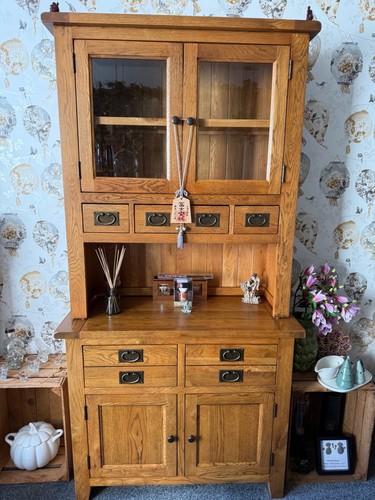 Pre owned oak - oak, dresser