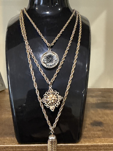 Gold tone triple layered - gold,