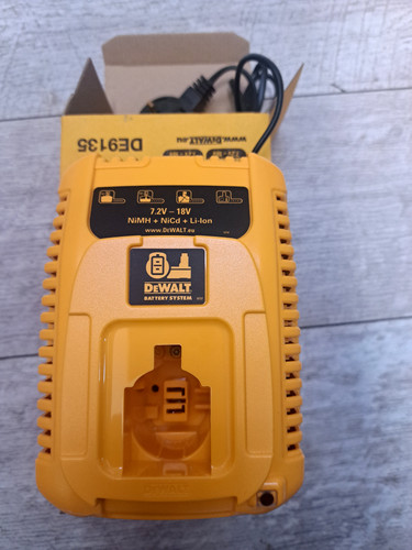 Dewalt battery charger - dewalt,