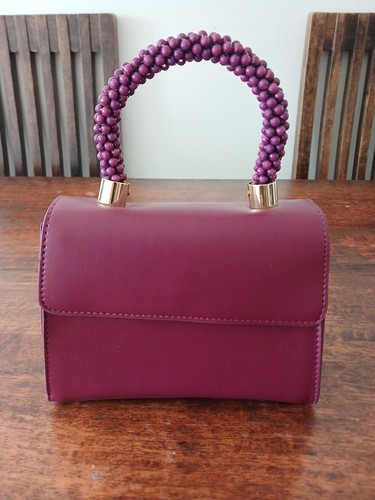 Stylish hand handbag for women - hand,