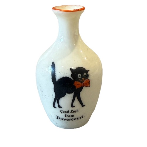 Crested black cat china willow - black,