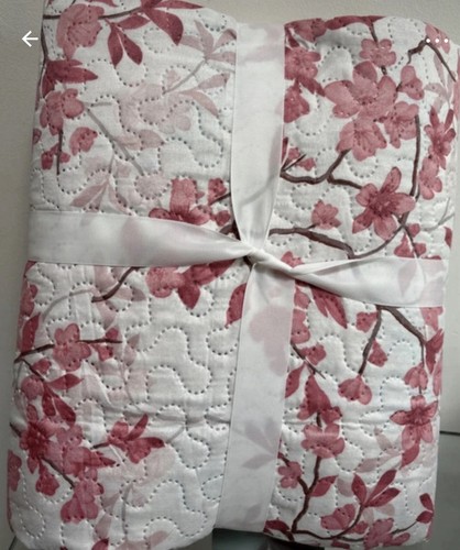 King size bedspread very nice - king,