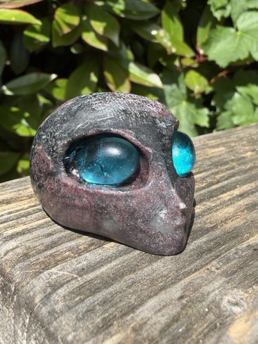 Garnet alien head - garnet,