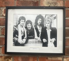 Queen - Original 1977 News Of
