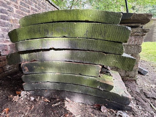 Reclaimed curved wall - wall, coping