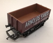 HORNBY  5 PLANK WAGON ARNOLDS